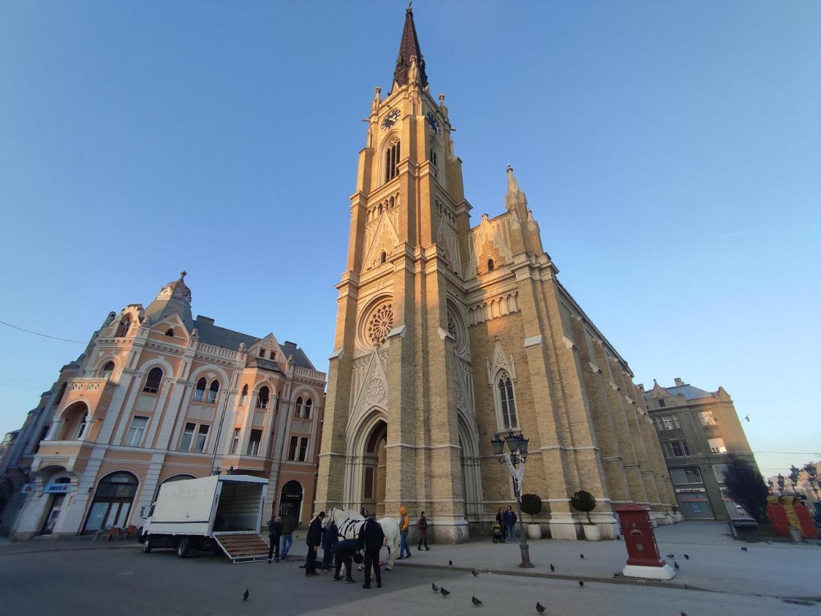 Woody Lägenhet Novi Sad Exteriör bild