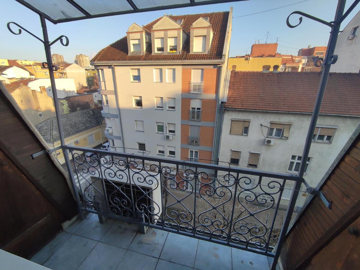 Woody Lägenhet Novi Sad Exteriör bild